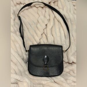 Authentic Louis Vuitton Epi St. James bag